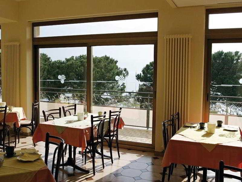 Hotel Geranio Au Lac Muralto Restaurante foto